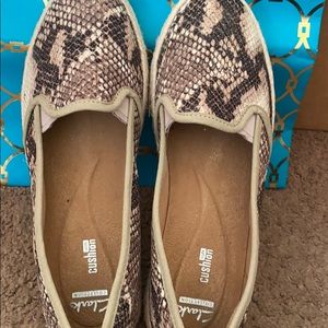 Clarks women’s snakeskin, size 8.5